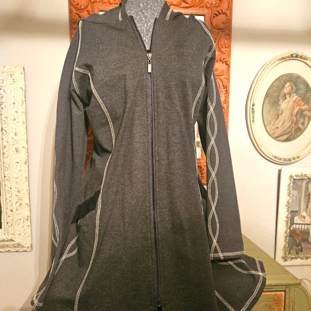 "Laura Hlavac" coat